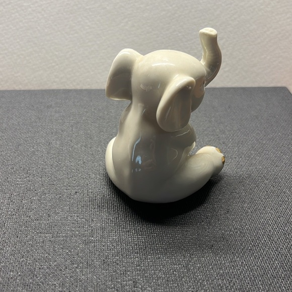 Vintage Lenox Miniature Elephant figurine - Picture 3 of 5